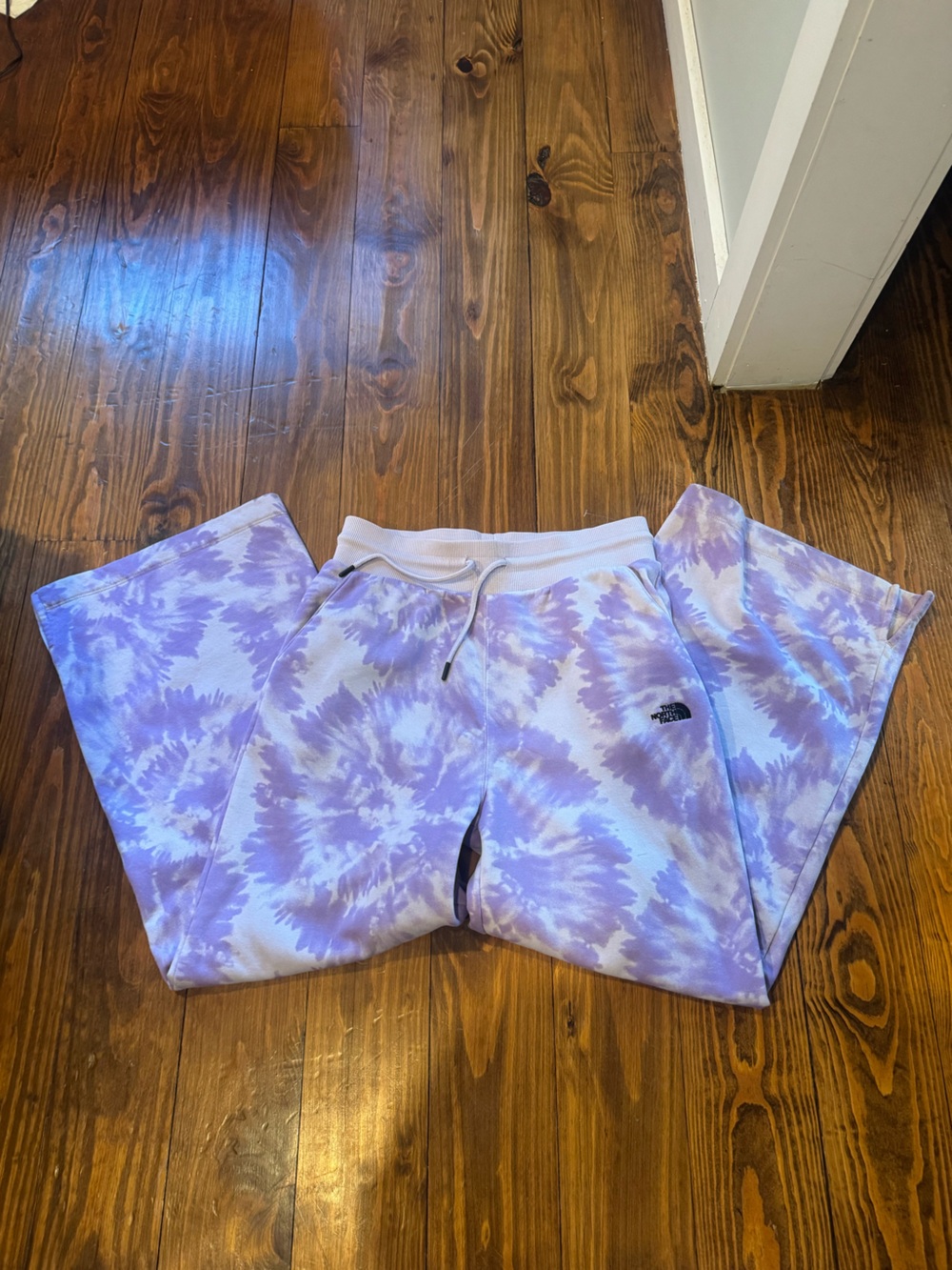 The North Face Lavender and White Tye Dye Fleece-Lined Pullover